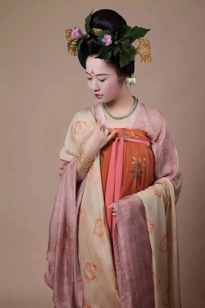 中国装束复原小组复原古代服饰